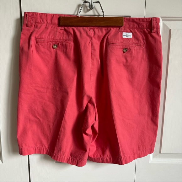 Vineyard Vines Mens Club Short in Jetty Red size 38 - Picture 2 of 5